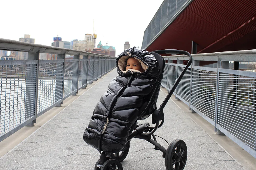 7 A.M. Enfant Blanket 212 Evolution Polar Footmuff - Black Polar