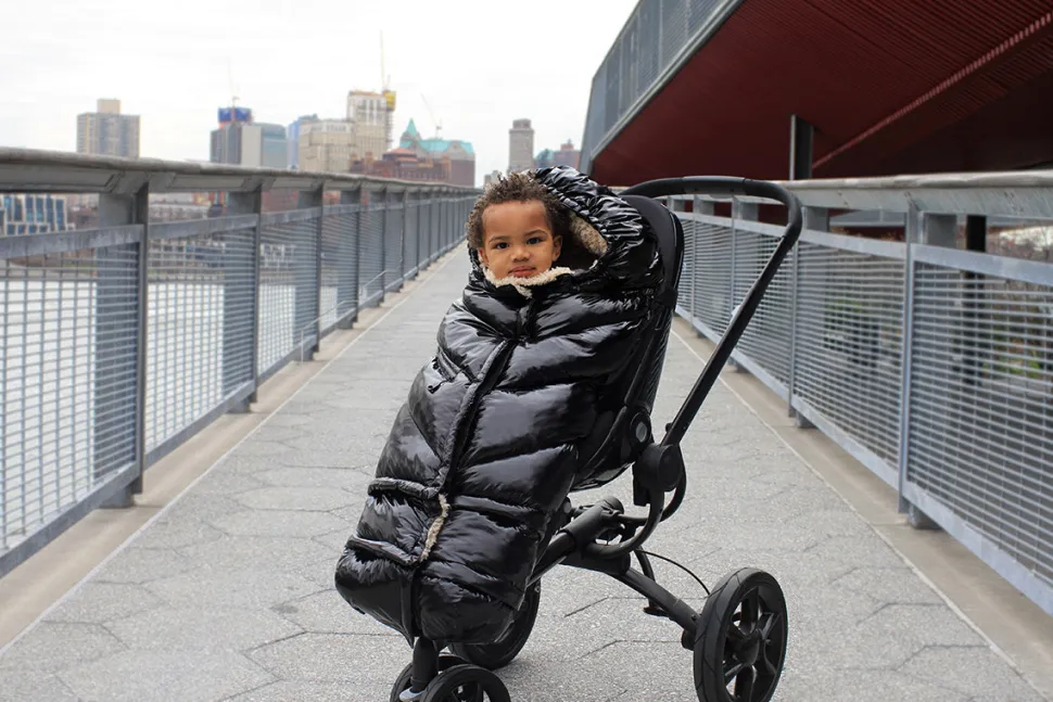 7 A.M. Enfant Blanket 212 Evolution Polar Footmuff - Black Polar