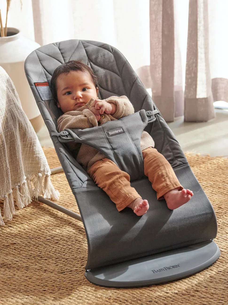 BabyBjörn Bouncer Bliss, Dark Gray Frame Petal Quilt Cotton Anthracite