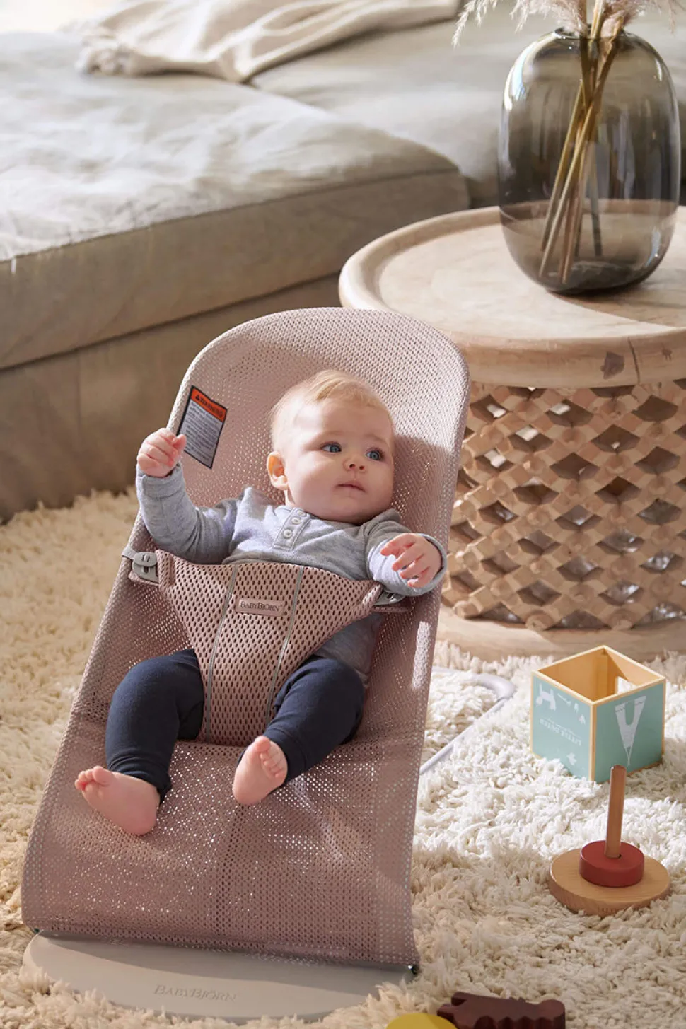 BabyBjörn Bouncer Bliss, Light Gray Frame Mesh Dusty Pink