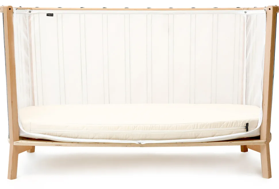 Charlie Crane KIMI Baby Bed with Organic Mattress - Black & White
