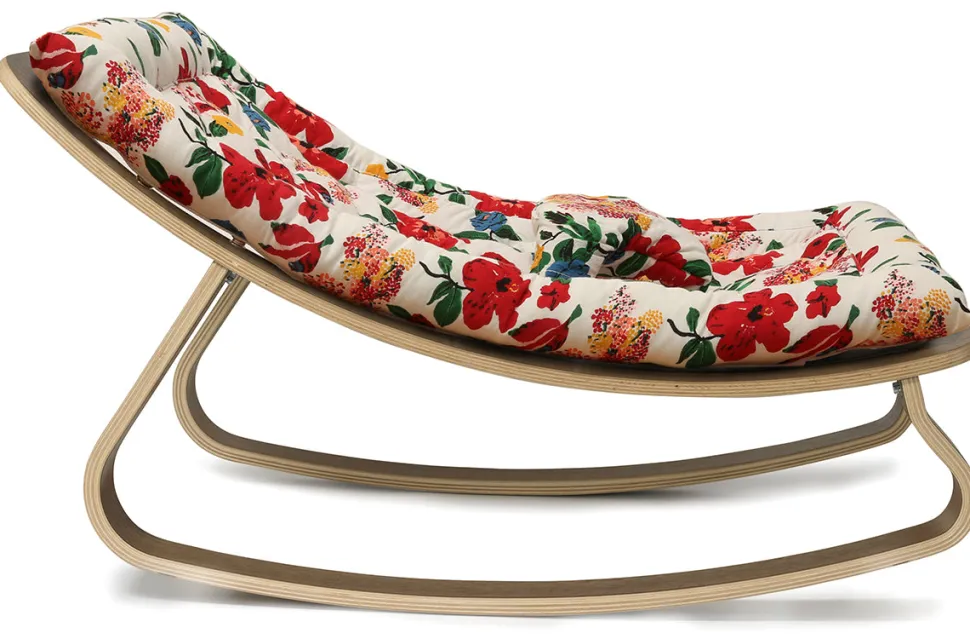 Charlie Crane LEVO Baby Rocker - Walnut / Le Petit Lucas du Tertre Hibiscus