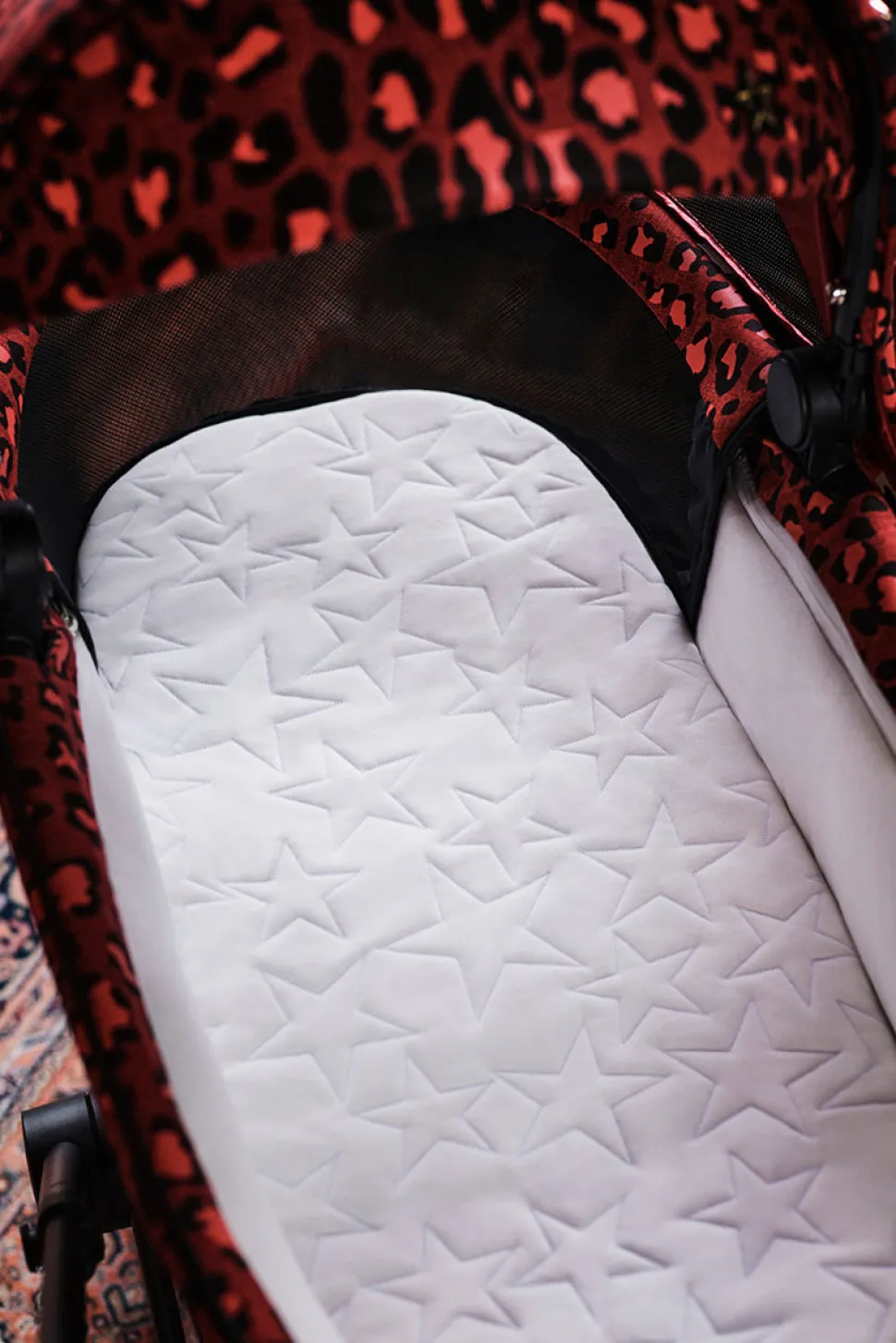 Cybex PRIAM 4 / e-PRIAM 2 Lux Carry Cot - Rockstar by Alec Voelkel