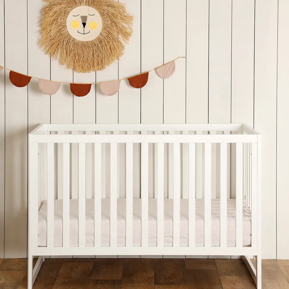 dadada Austin 3-in-1 Convertible Crib - White