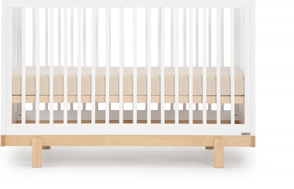 dadada Bliss 4-in-1 Convertible Crib - White / Natural