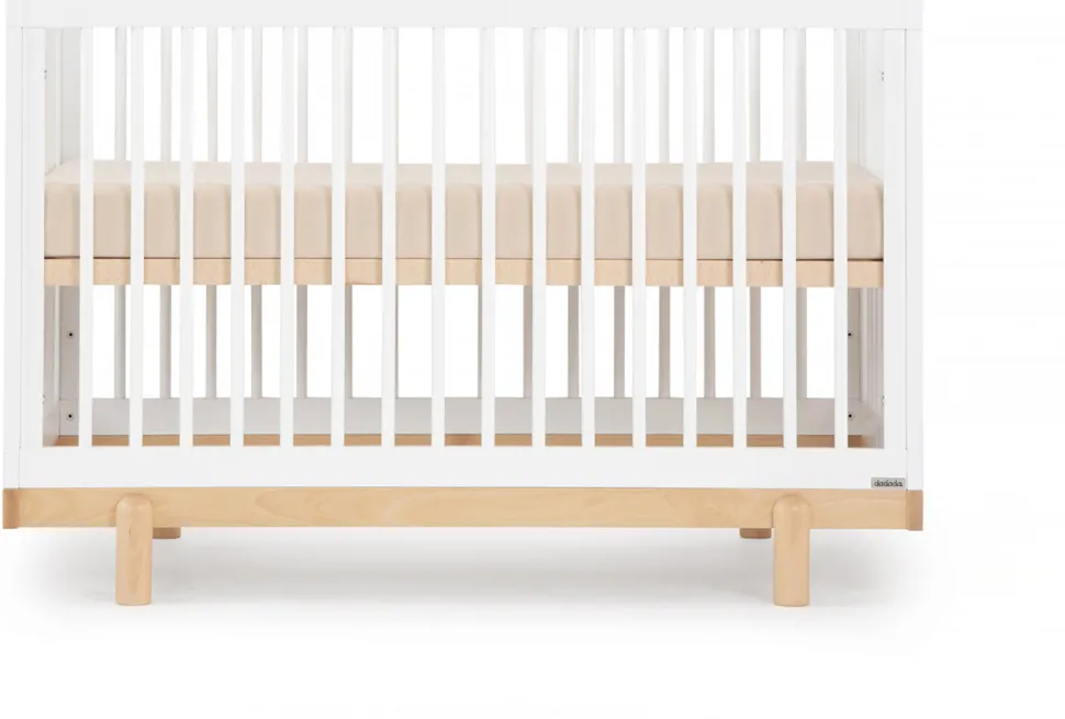 dadada Bliss 4-in-1 Convertible Crib - White / Natural