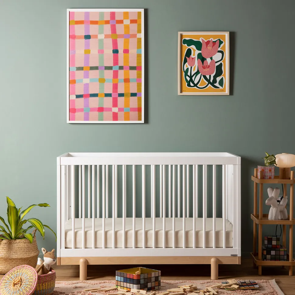 dadada Bliss 4-in-1 Convertible Crib - White / Natural