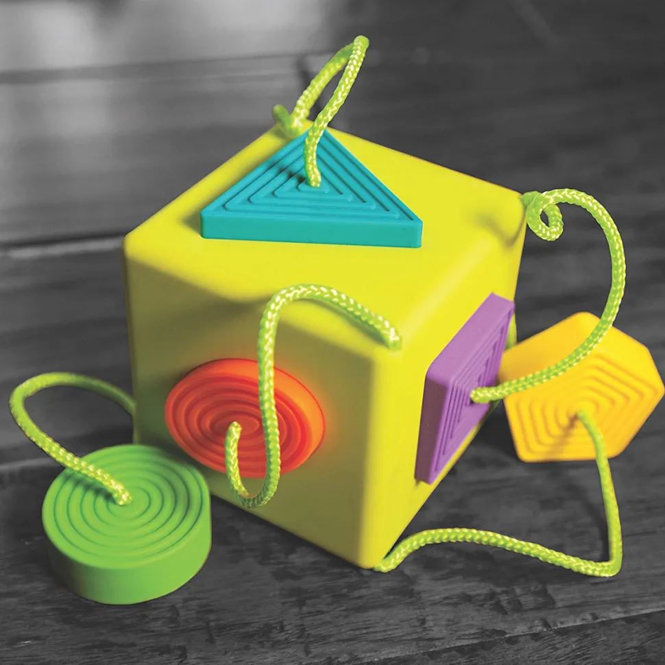 Fat Brain Toys Oombee Cube