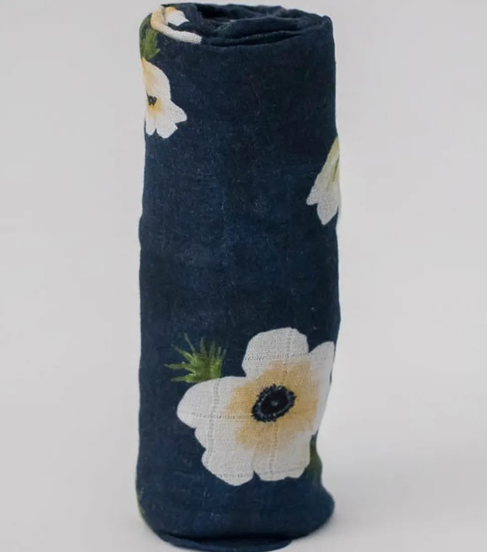 Little Unicorn Deluxe Muslin Swaddle - White Anemone
