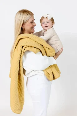 Lou Lou & Company Cloud Muslin Quilt - Honey, Large