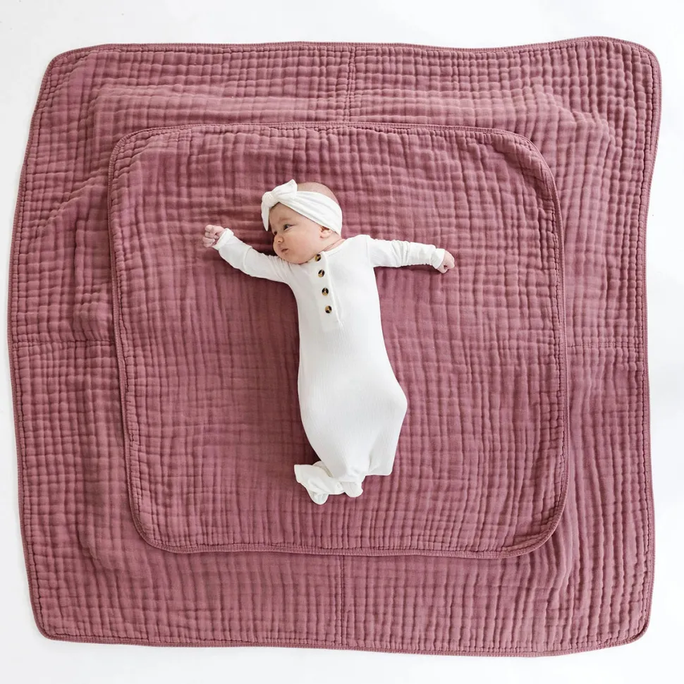 Lou Lou & Company Cloud Muslin Quilt - Berry, Large