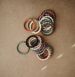 Mushie Flower Teething Bracelet 3-Pack - Cambridge Blue/Clementine/Natural