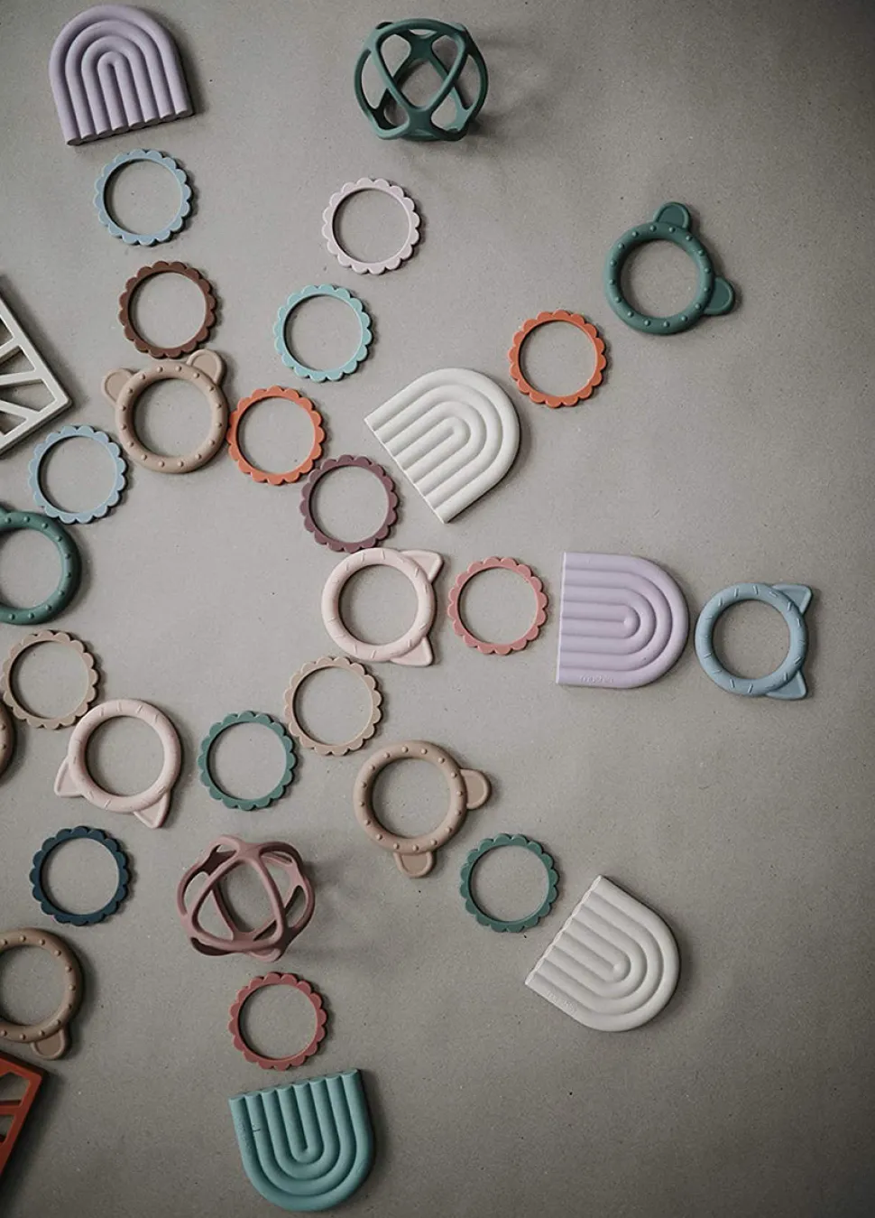 Mushie Flower Teething Bracelet 3-Pack - Sunshine/Dried Thyme/Clay