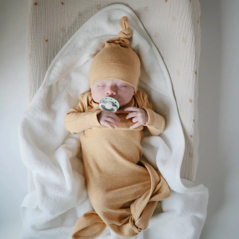 Mushie Ribbed Knotted Baby Gown - Mustard Melange
