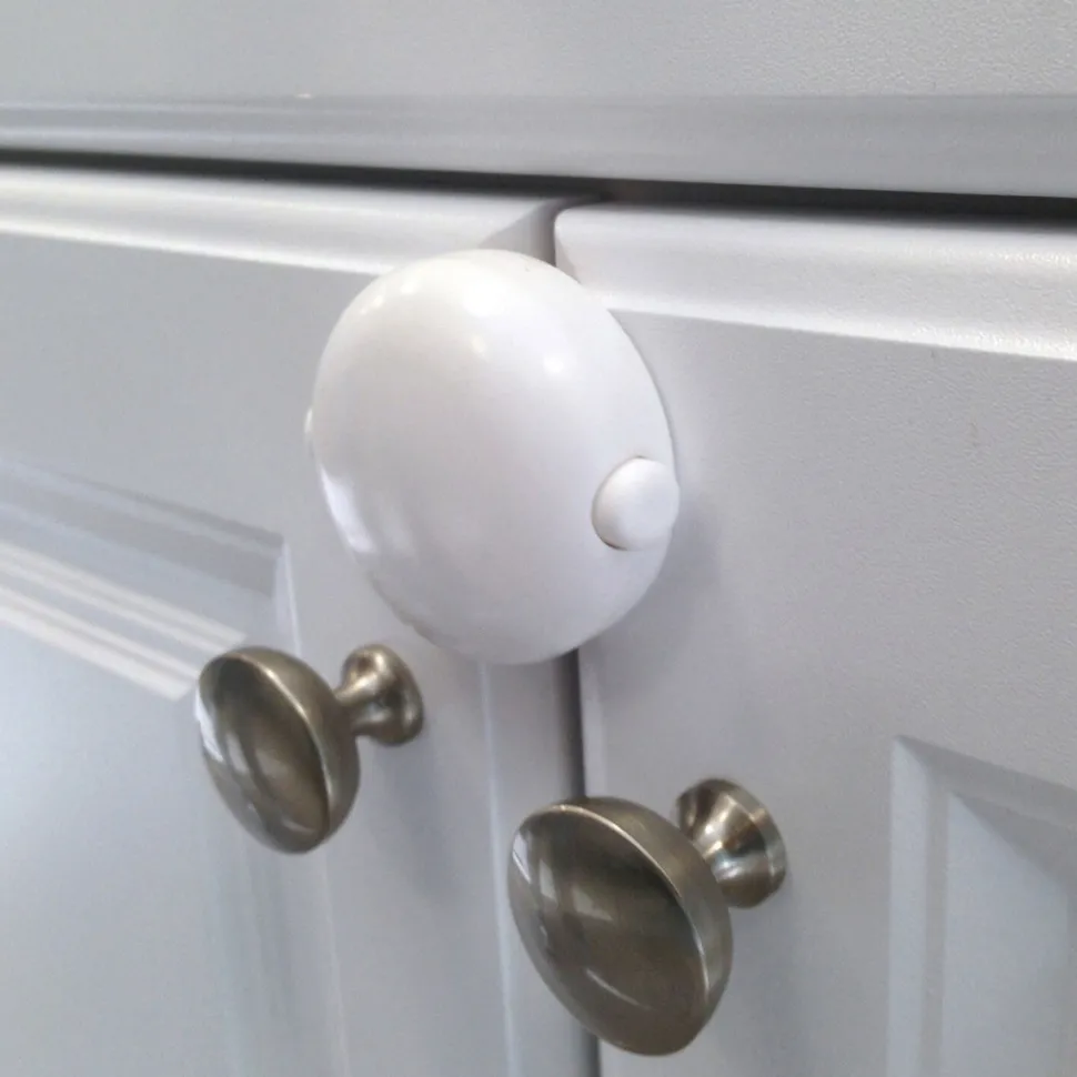 Qdos Adhesive Double Door Lock - White