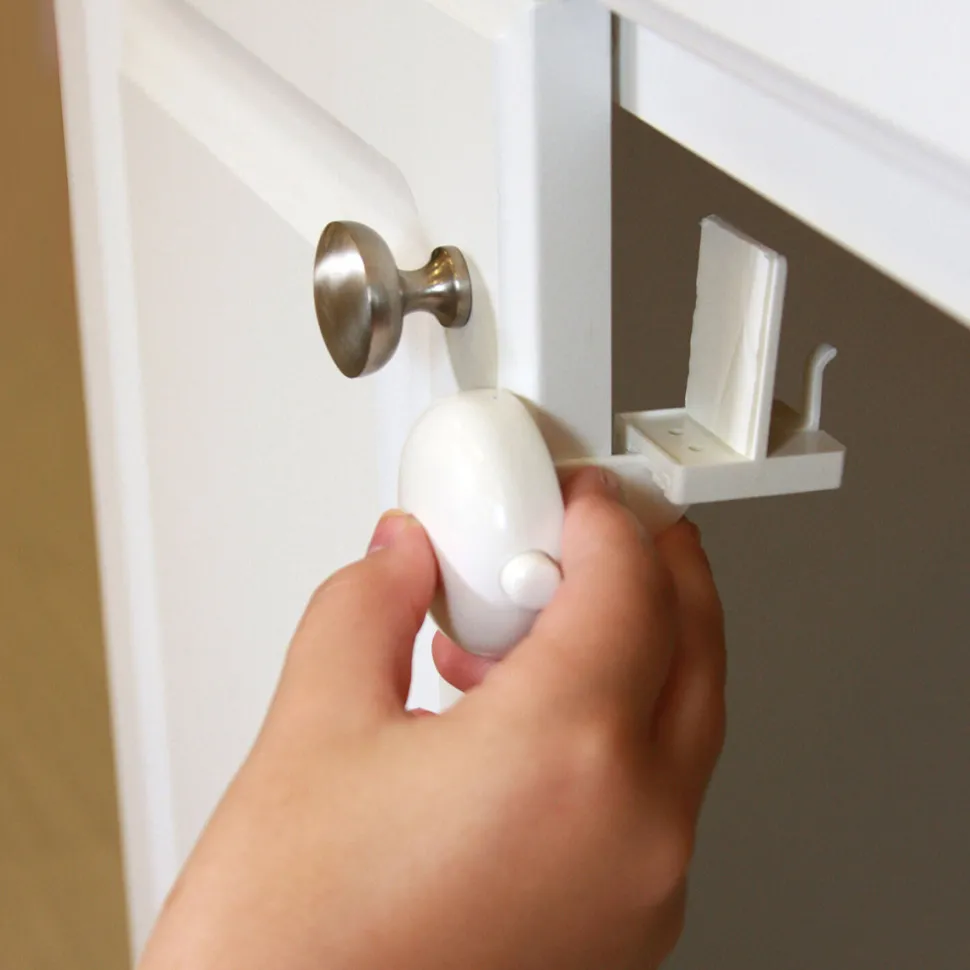 Qdos Adhesive Double Door Lock - White