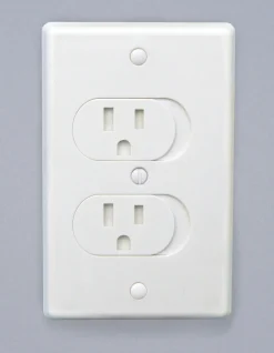 Qdos Universal Self-Closing Outlet Cover - White