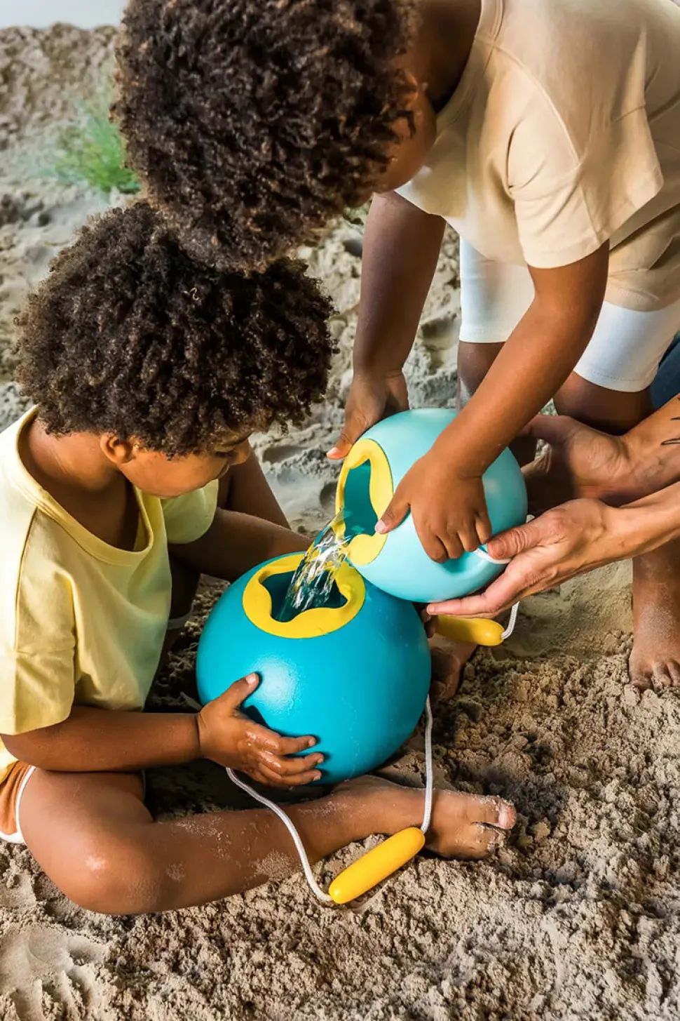 Quut Mini Ballo No Spill Bucket - Banana Blue