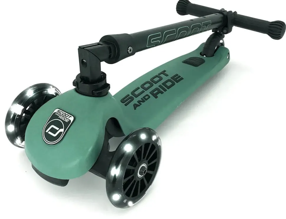 Scoot & Ride HighwayKick3 LED Scooter - Forest