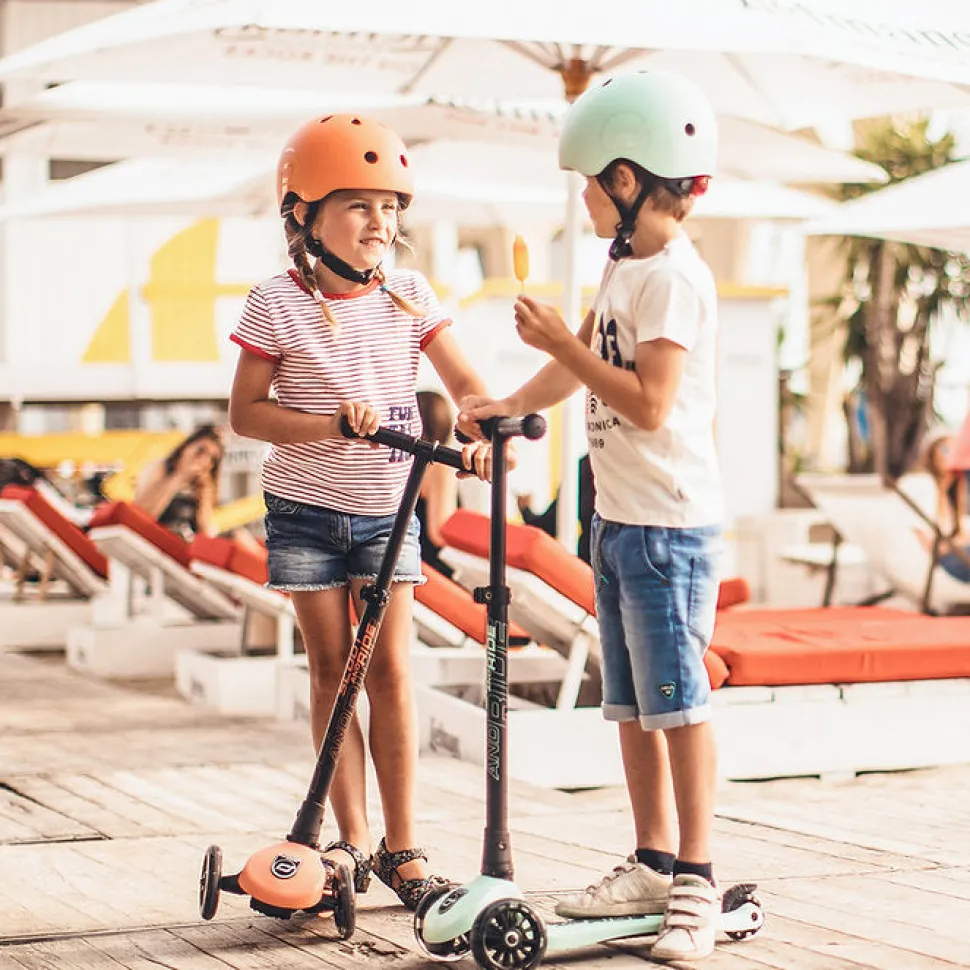 Scoot & Ride HighwayKick3 LED Scooter - Peach